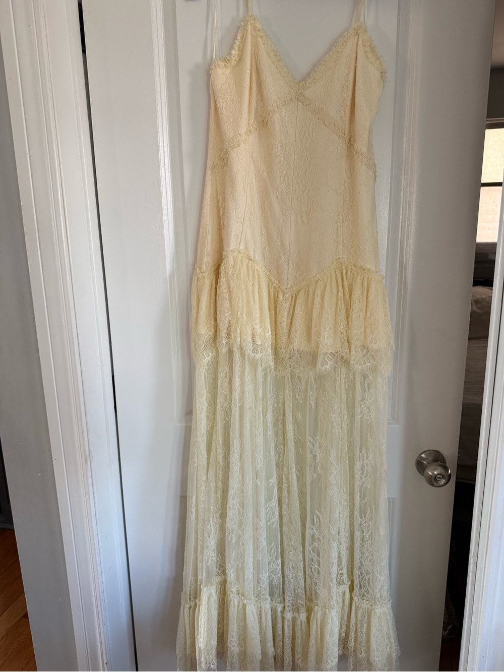 DE LA VALI Kala Lace Midi Dress - Picture 11 of 12